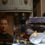 L'urna con le reliquie di San Giovanni Bosco a Mirabello