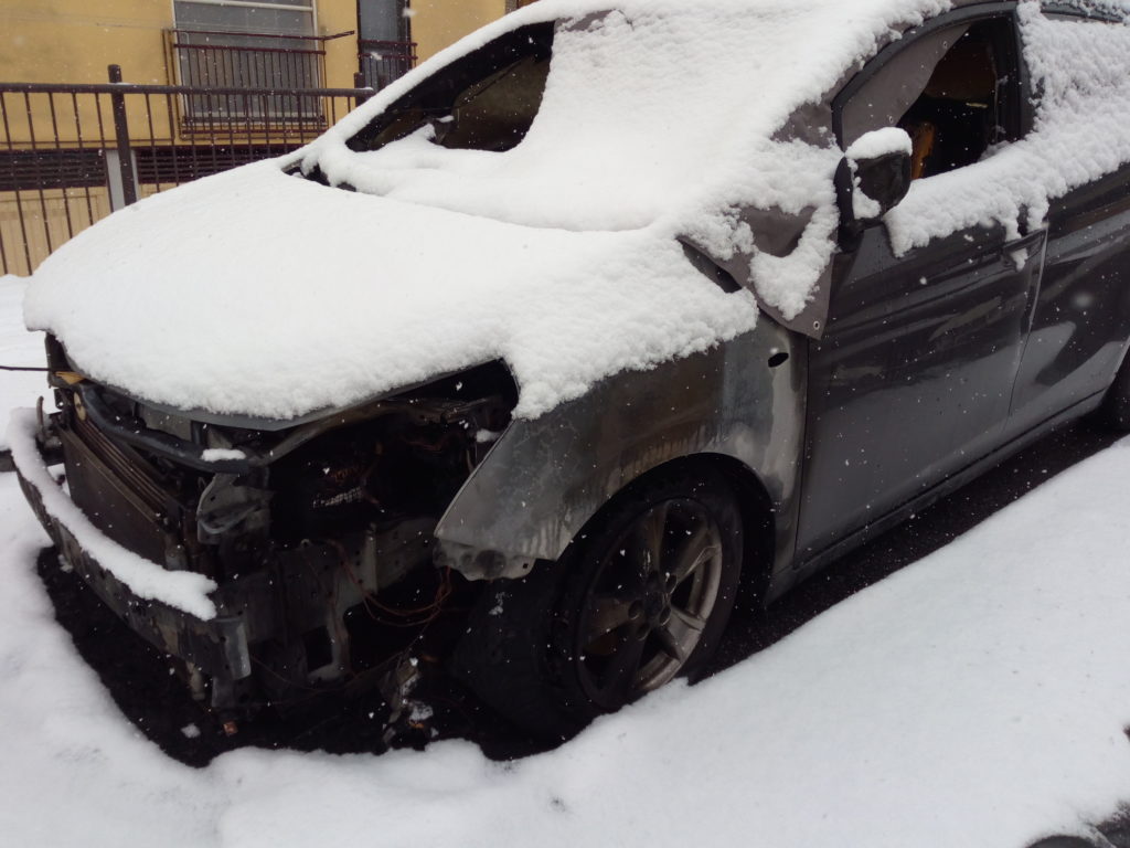 Auto bruciata in via Eccettuato