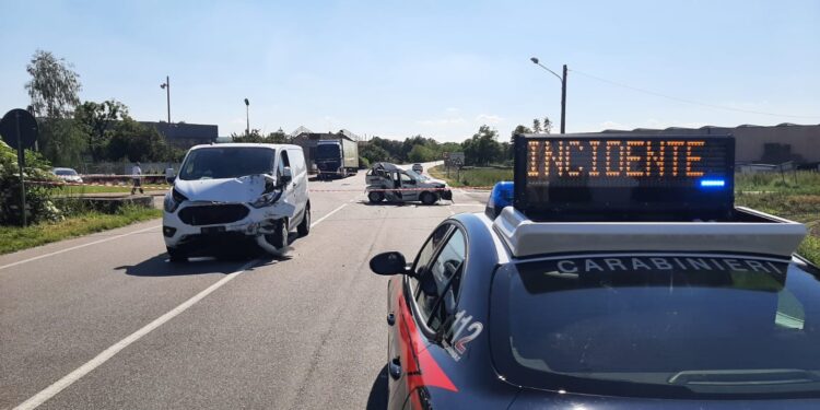 Tre Veicoli Coinvolti Un Incidente A Casale Popolo Grave Una Donna La Vita Casalese